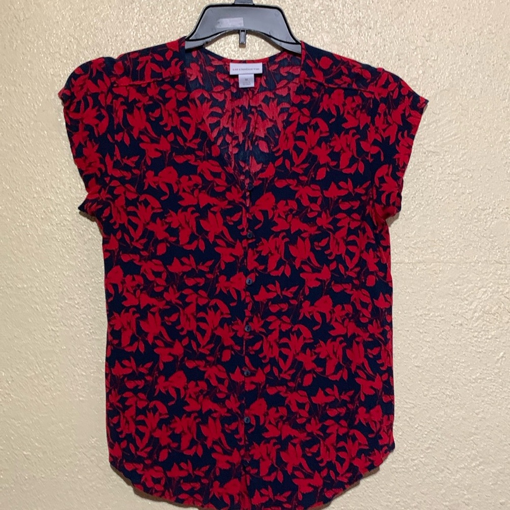 Liz Claiborne Top Blouse M Navy Blue Red Sleeveless Pull Over Floral Cap Sleeve